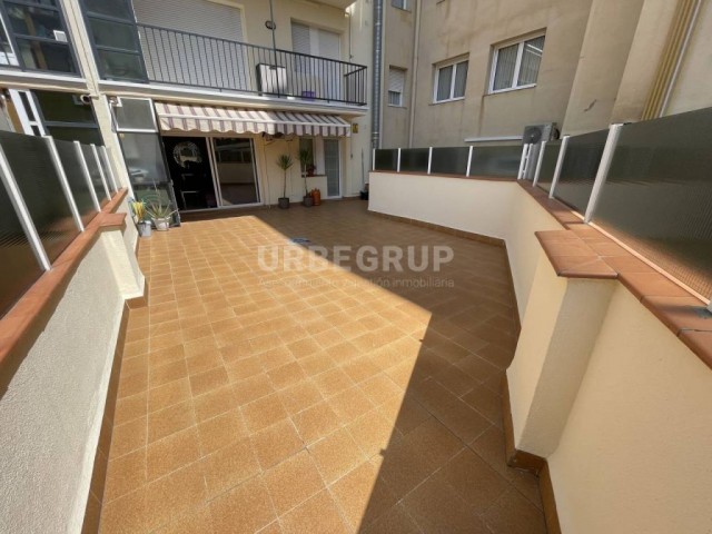 MAGNIFICO PISO EN CAN BOADA CON 3 HABITACIONES, AMUEBLADO CON GRAN TERRAZA  Y MUY SOLEADO