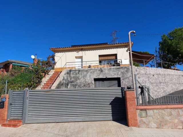 ACOGEDORA TORRE EN PLANTA EN SANTEUGENI DE CASTELLBISBAL