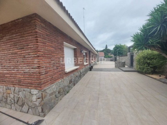 2 CASAS EN VILADECAVALLS,INIGUALABLE,PRECIO UNICO